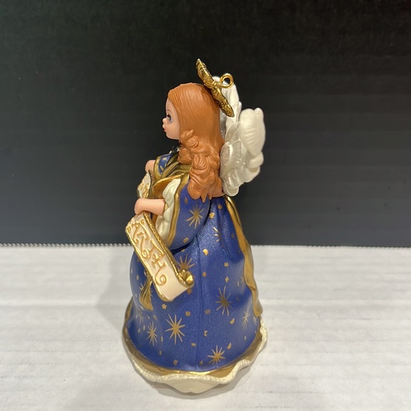 Sale 5 for $20. 1999 Hallmark/Madame Alexandar - Picture 3 of 6